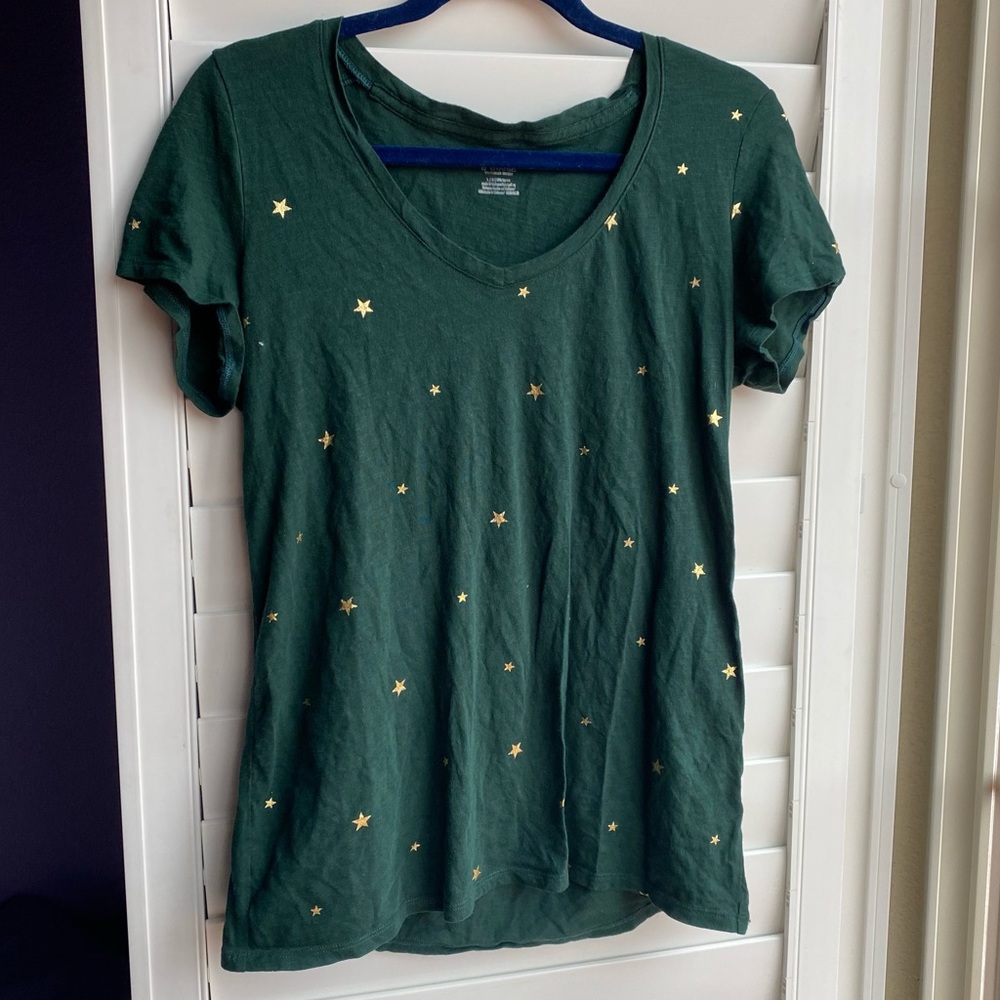🪲 PINK Victoria’s Secret green top with stars